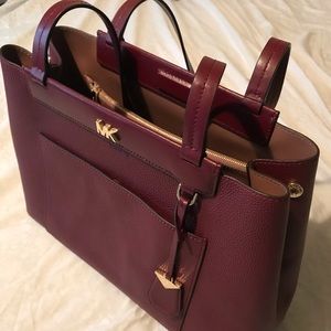 (SOLD) Authentic Michael Kors Shoulder Bag